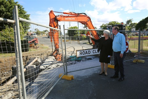 Mayor Margaret Strelow and Member for Rockhampton Barry O'Rourke discuss works.JPG