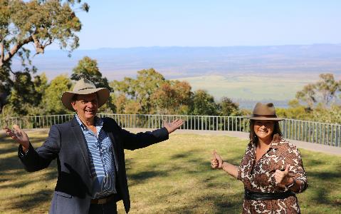 Cr-Tony-Williams-and-Annette-Pearce.jpg